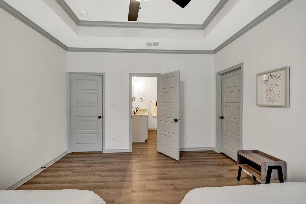 Alamo Luxury Living Up To 11 Villa Tyler Exterior photo